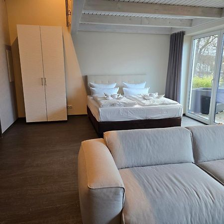 צינוביץ Hotel Am Kurpark מראה חיצוני תמונה