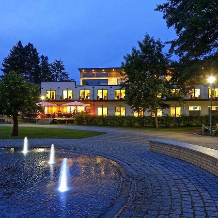 צינוביץ Hotel Am Kurpark מראה חיצוני תמונה