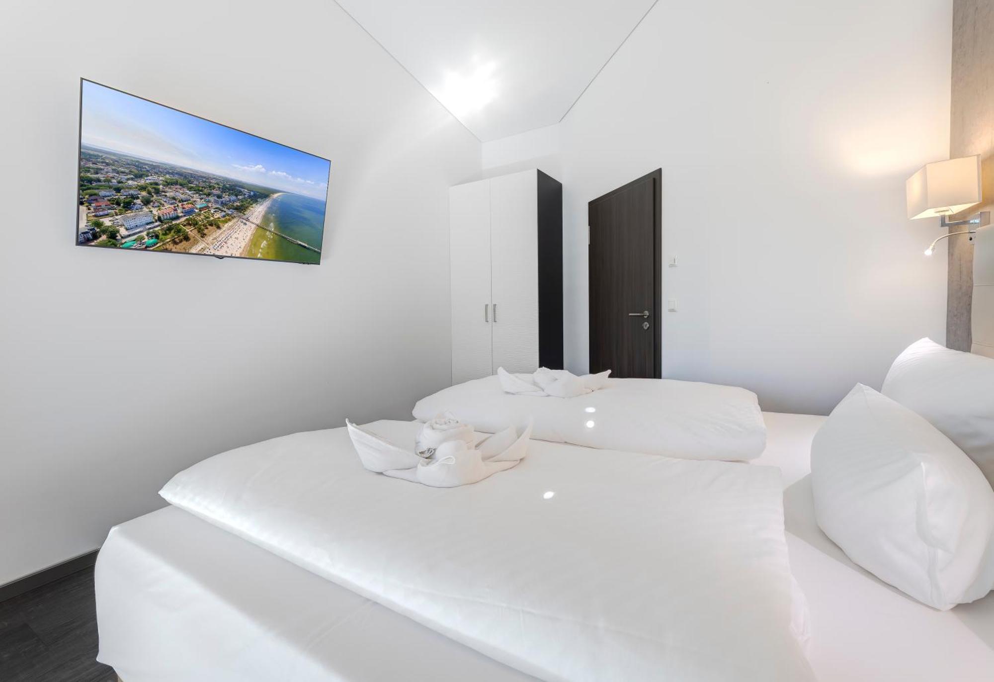 צינוביץ Hotel Am Kurpark מראה חיצוני תמונה