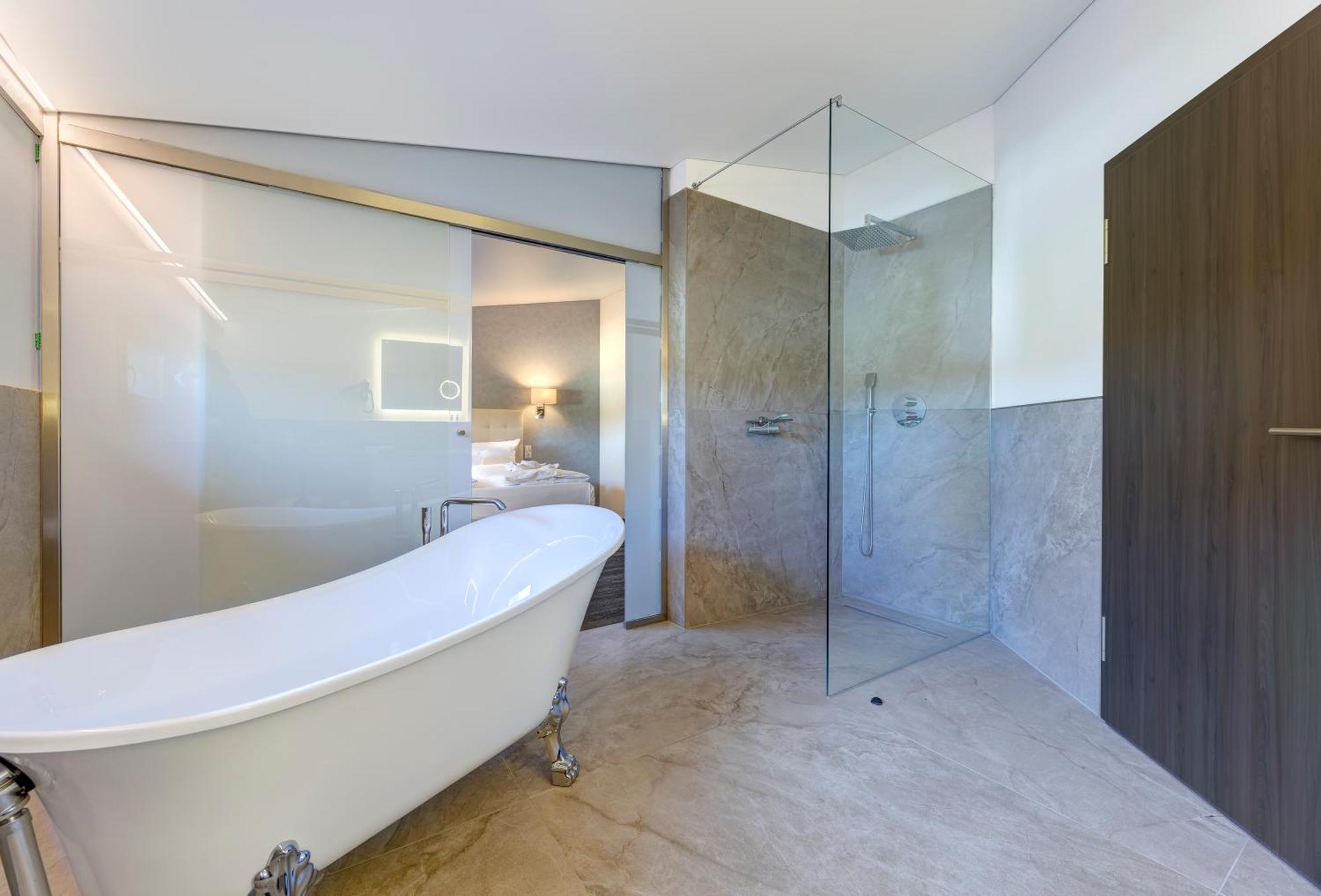 צינוביץ Hotel Am Kurpark מראה חיצוני תמונה