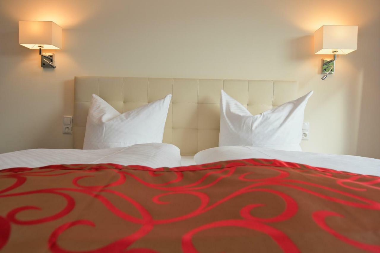 צינוביץ Hotel Am Kurpark מראה חיצוני תמונה