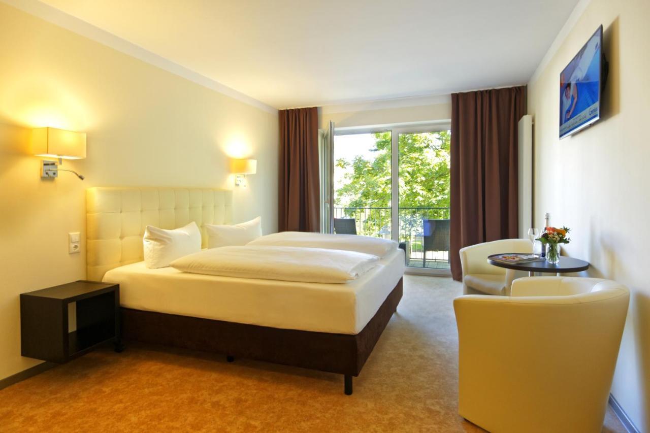 צינוביץ Hotel Am Kurpark מראה חיצוני תמונה