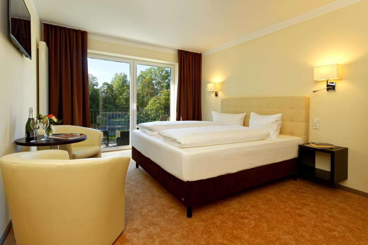 צינוביץ Hotel Am Kurpark מראה חיצוני תמונה